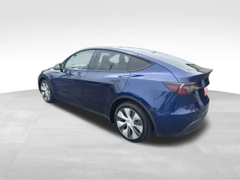 More photos of 2021 Tesla Model Y Long Range at Diamond Jim's Motor Cars, WI