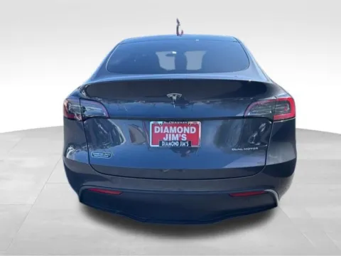 More photos of 2022 Tesla Model Y Long Range at Diamond Jim's Motor Cars, WI