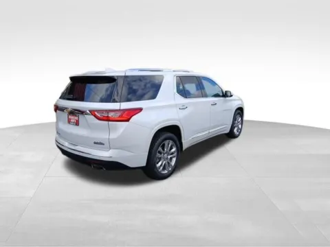 More photos of 2019 Chevrolet Traverse High Country at Diamond Jim's Motor Cars, WI
