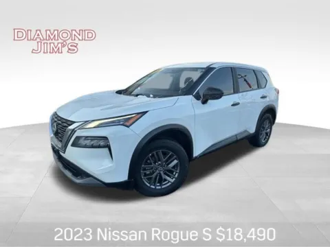 White 2023 Nissan Rogue S for sale in Milwaukee, WI