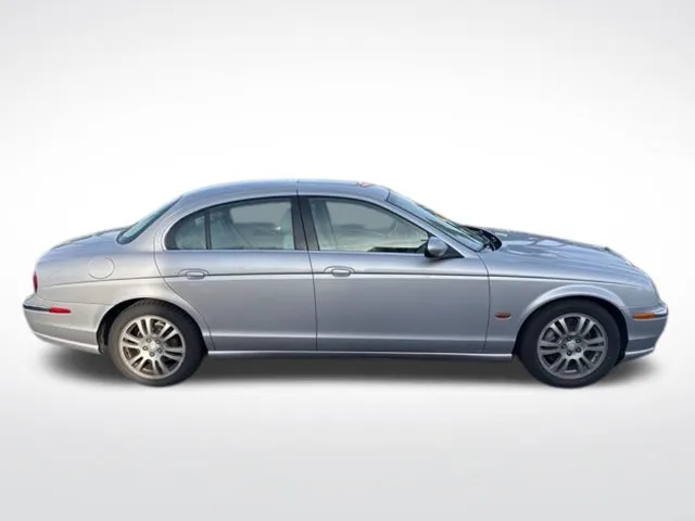 Jaguar S-Type photo 2