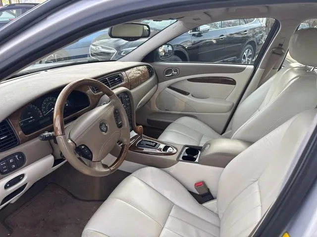 Jaguar S-Type photo 12