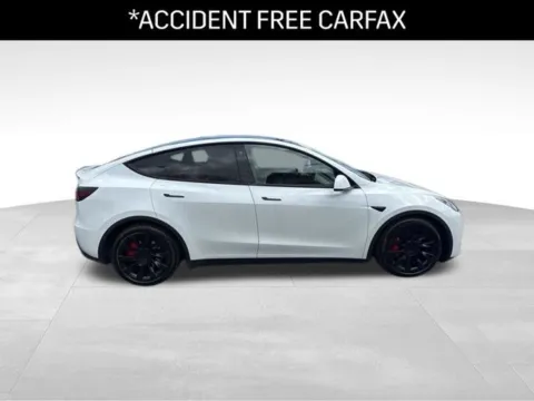 Photos of 2022 Tesla Model Y Performance for sale in Milwaukee, WI at Diamond Jim's Motor Cars