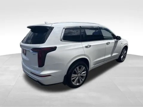 Another view of 2021 Cadillac XT6 Premium Luxury for sale in Milwaukee, WI at Diamond Jim's Motor Cars
