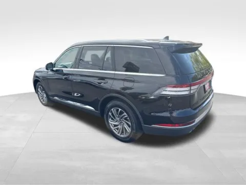 More photos of 2023 Lincoln Aviator Standard at Diamond Jim's Motor Cars, WI