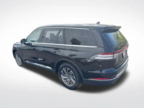More photos of 2023 Lincoln Aviator Standard at Diamond Jim's Motor Cars, WI