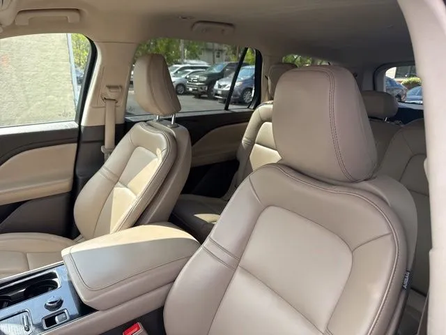 Lincoln Aviator photo 9