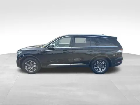 More photos of 2023 Lincoln Aviator Standard at Diamond Jim's Motor Cars, WI