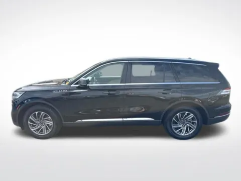 More photos of 2023 Lincoln Aviator Standard at Diamond Jim's Motor Cars, WI