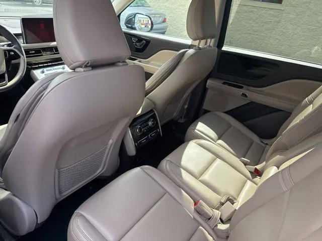 Lincoln Aviator photo 13