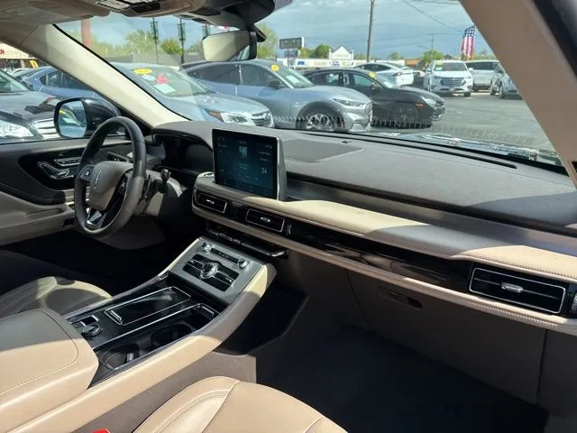 Lincoln Aviator photo 21