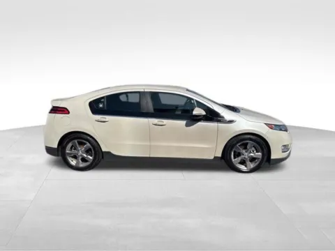 Photos of 2013 Chevrolet Volt for sale in Milwaukee, WI at Diamond Jim's Motor Cars