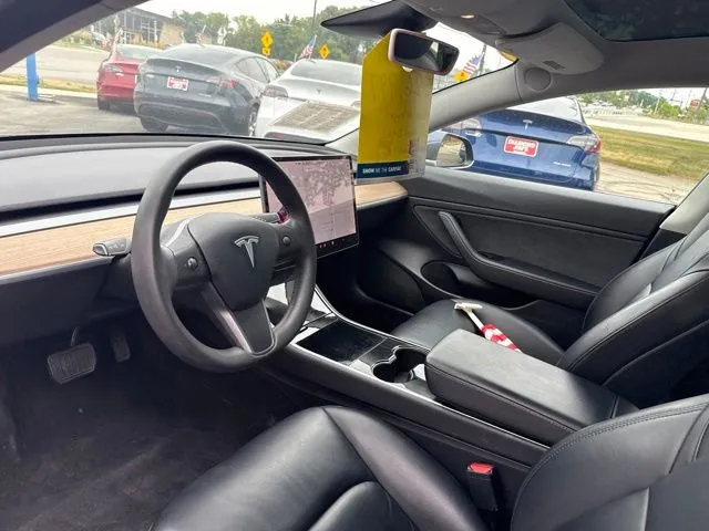 Tesla Model 3 photo 11