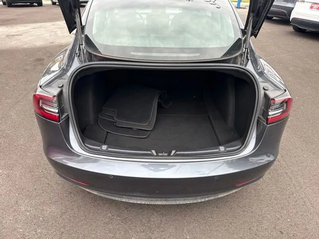 Tesla Model 3 photo 16