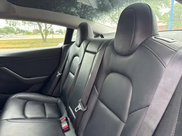 Tesla Model 3 photo 13