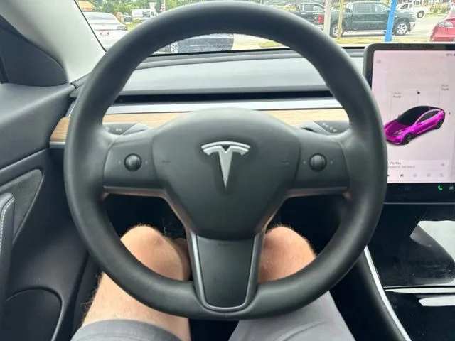 Tesla Model 3 photo 24