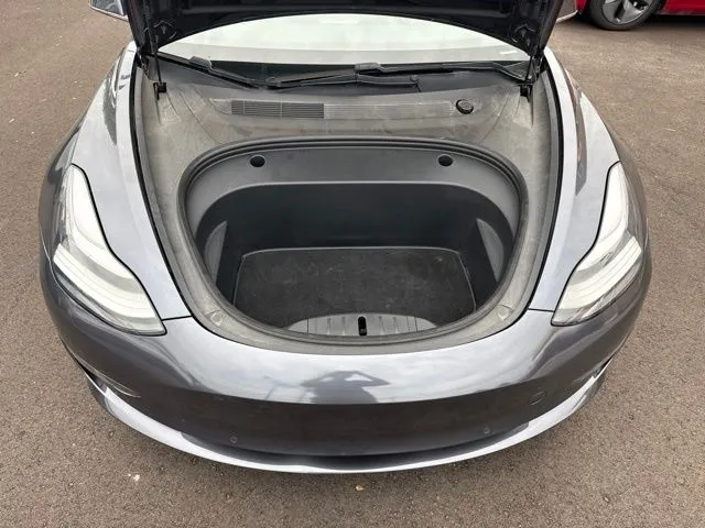Tesla Model 3 photo 23