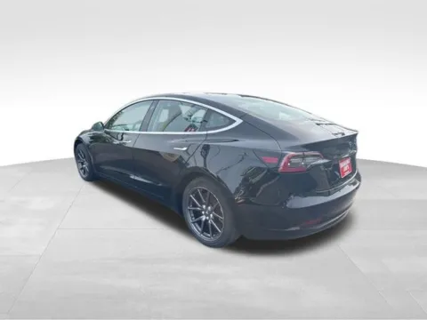 More photos of 2018 Tesla Model 3 Mid Range at Diamond Jim's Motor Cars, WI