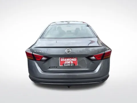 Another view of 2020 Nissan Altima 2.5 S for sale in Milwaukee, WI at Diamond Jim's Motor Cars