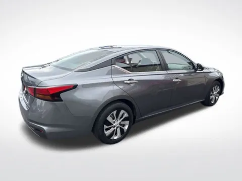 Photos of 2020 Nissan Altima 2.5 S for sale in Milwaukee, WI at Diamond Jim's Motor Cars