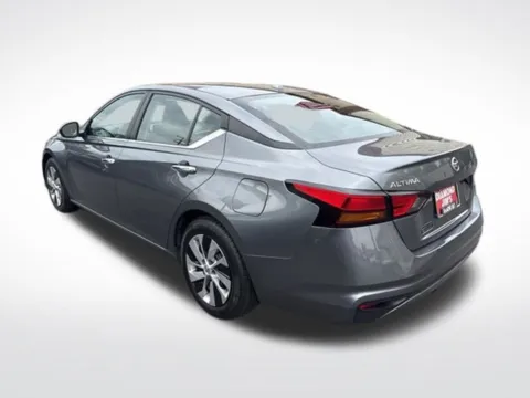 More photos of 2020 Nissan Altima 2.5 S at Diamond Jim's Motor Cars, WI