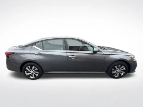 Gray 2020 Nissan Altima 2.5 S for sale in Milwaukee, WI
