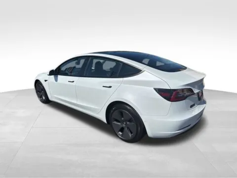 More photos of 2022 Tesla Model 3 Long Range at Diamond Jim's Motor Cars, WI