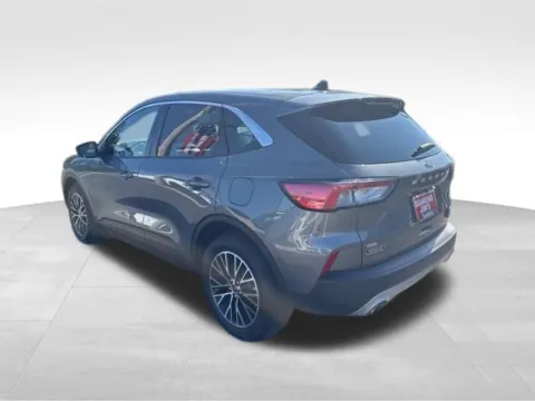 More photos of 2022 Ford Escape Plug-In Hybrid SE at Diamond Jim's Motor Cars, WI