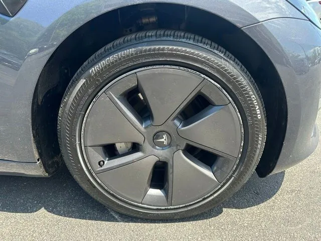 Tesla Model 3 photo 23