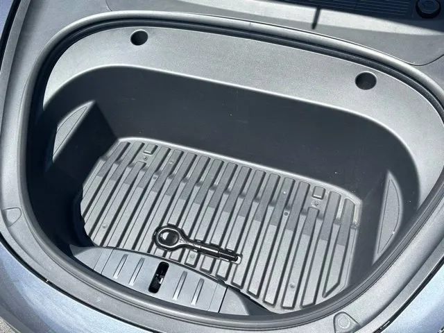 Tesla Model 3 photo 28