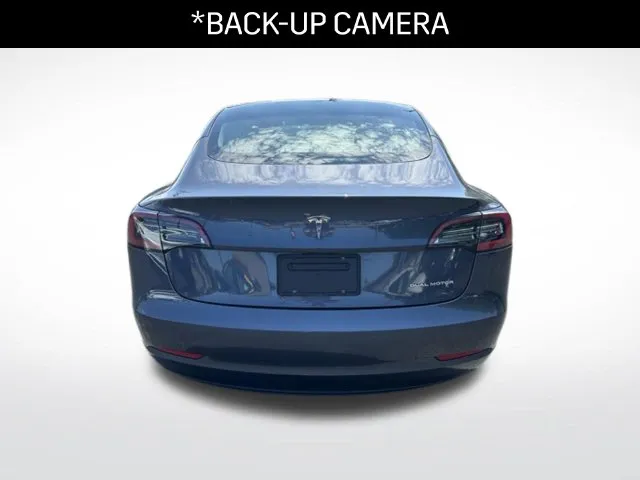 Tesla Model 3 photo 5