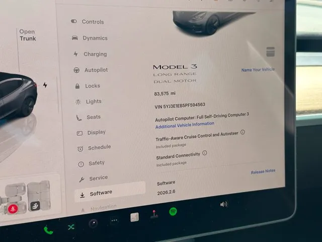 Tesla Model 3 photo 15