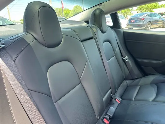 Tesla Model 3 photo 25