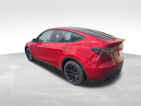 More photos of 2023 Tesla Model Y Long Range at Diamond Jim's Motor Cars, WI