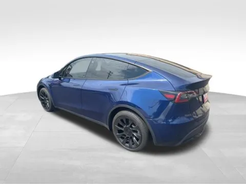More photos of 2023 Tesla Model Y Long Range at Diamond Jim's Motor Cars, WI