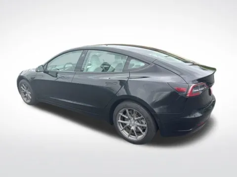 More photos of 2021 Tesla Model 3 Standard Range Plus at Diamond Jim's Motor Cars, WI