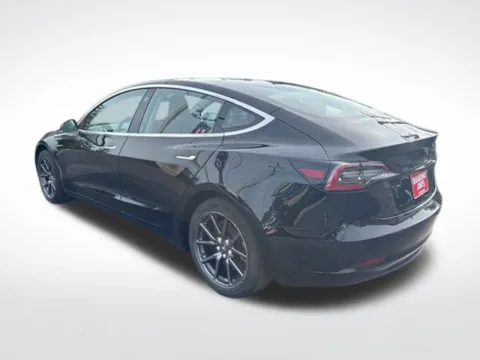 More photos of 2018 Tesla Model 3 Mid Range at Diamond Jim's Motor Cars, WI