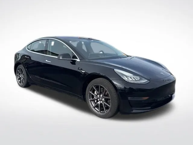 Unknown 2018 Tesla Model 3 Mid Range for sale in Milwaukee, WI