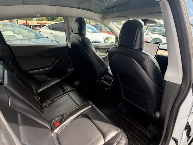 Tesla Model Y photo 20