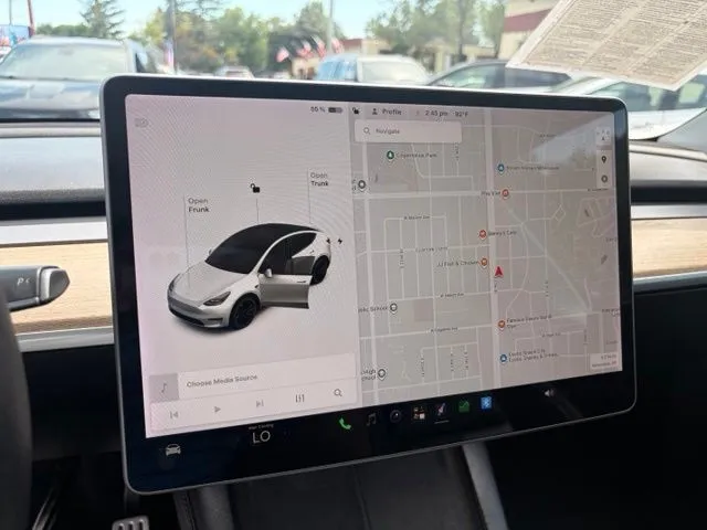Tesla Model Y photo 11