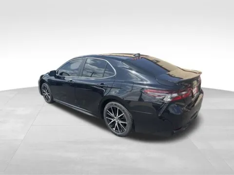 More photos of 2022 Toyota Camry SE at Diamond Jim's Motor Cars, WI
