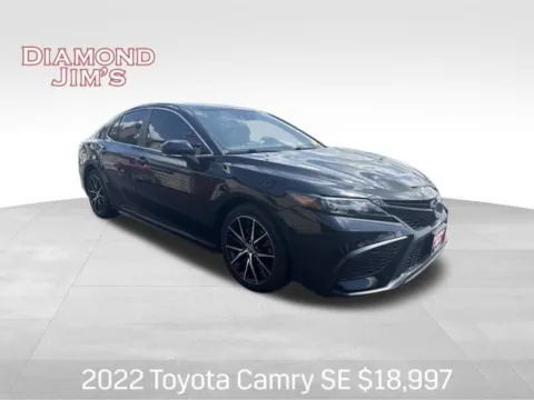 Black 2022 Toyota Camry SE for sale in Milwaukee, WI