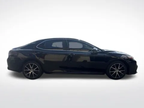 Photos of 2022 Toyota Camry SE for sale in Milwaukee, WI at Diamond Jim's Motor Cars