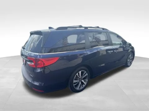 Another view of 2021 Honda Odyssey Touring for sale in Milwaukee, WI at Diamond Jim's Motor Cars