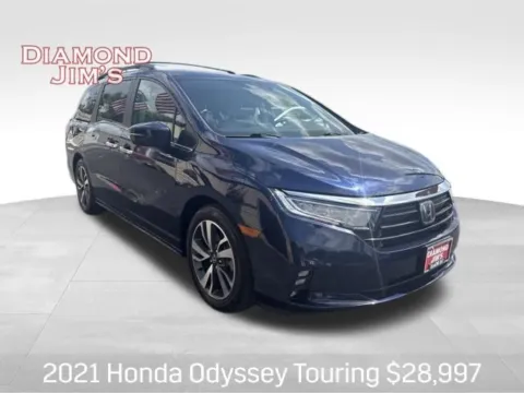 Black 2021 Honda Odyssey Touring for sale in Milwaukee, WI