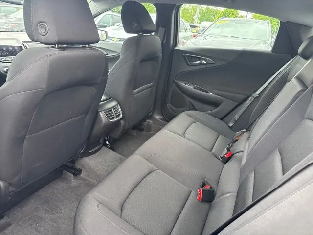 Chevrolet Malibu photo 14