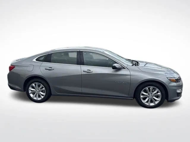 Chevrolet Malibu photo 2