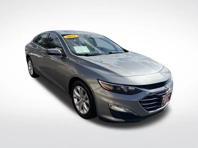 Silver 2021 Chevrolet Malibu LT for sale in Milwaukee, WI