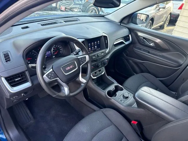 GMC Terrain photo 11