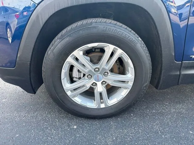 GMC Terrain photo 9